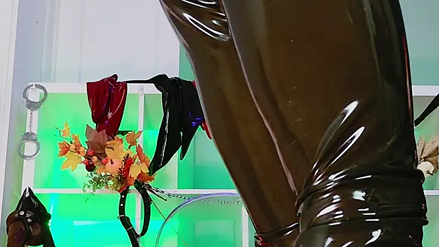 Ella  Kross online show from 11/02/25, 04:23