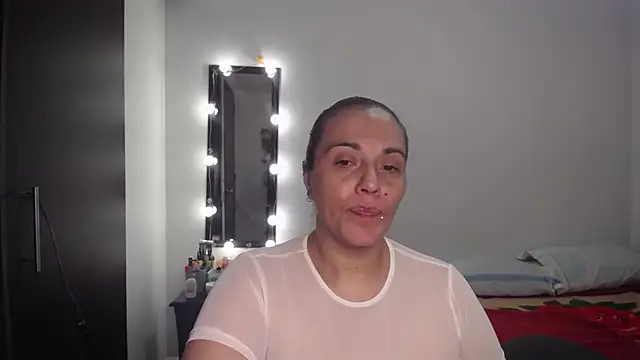 zoe hotxxx online show from 10/06/25, 02:18