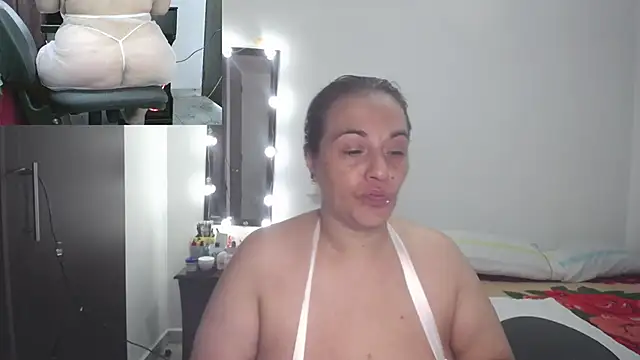 zoe hotxxx online show from 11/03/25, 01:26