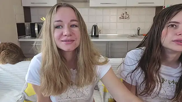 Snapshot of Naughty_Alice chatting on 10/03/25, 06:15 Naughty Alice online show from 10/03/25, 06:15