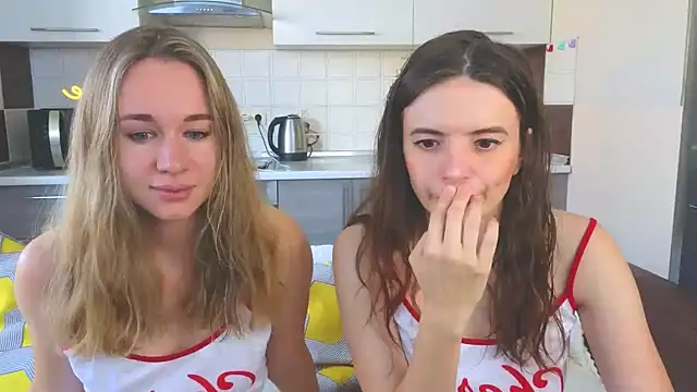 Snapshot of Naughty_Alice chatting on 09/10/25, 09:08 Naughty Alice online show from 09/10/25, 09:08