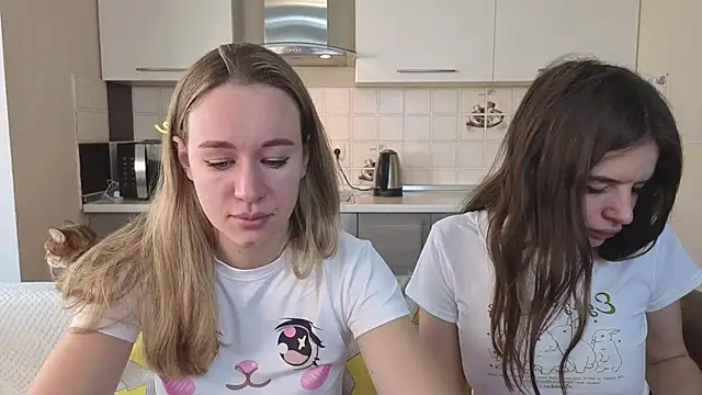 Snapshot of Naughty_Alice chatting on 10/10/25, 06:14 Naughty Alice online show from 10/10/25, 06:14