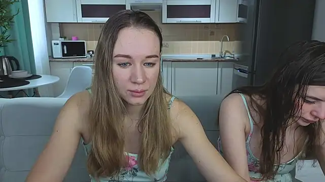 Snapshot of Naughty_Alice chatting on 02/04/26, 05:46 Naughty Alice online show from 02/04/26, 05:46