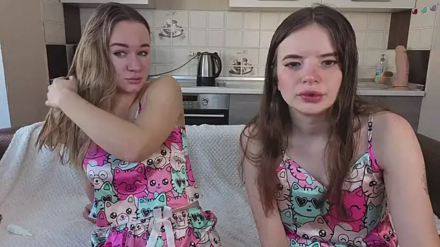 Snapshot of Naughty_Alice chatting on 11/26/25, 06:13 Naughty Alice online show from 11/26/25, 06:13