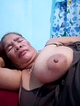 Snapshot of sexylizzy4u chatting on 10/04/25, 02:51 sexylizzy4u online show from 10/04/25, 02:51