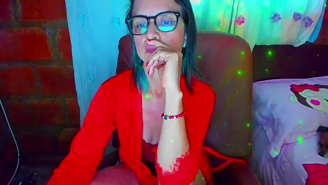 Snapshot of BrianaGarner chatting on 06/15/26, 12:12 BrianaGarner online show from 06/15/26, 12:12