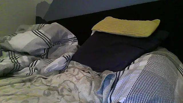 Menic0n online show from 11/12/25, 03:27