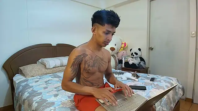 Snapshot of _dannyaldana_ chatting on 01/14/25, 04:50 dannyaldana online show from 01/14/25, 04:50