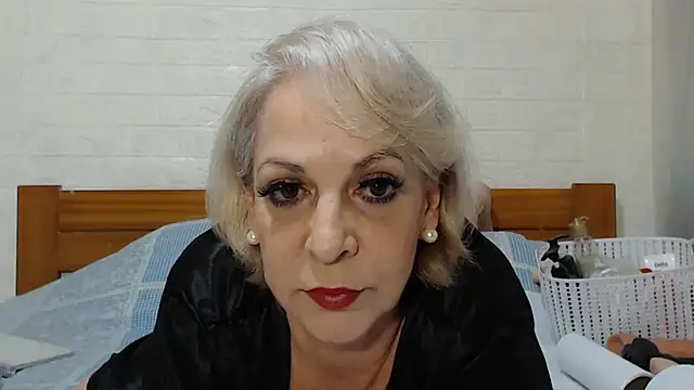 awild kitten online show from 10/28/25, 09:08