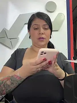 emilyjohanson online show from 01/22/25, 03:40