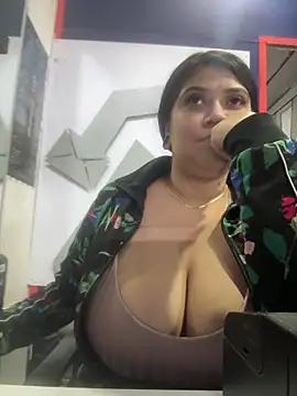 emilyjohanson online show from 03/04/25, 08:49