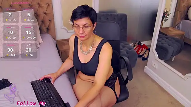 BustyPenellope online show from 06/18/26, 03:05