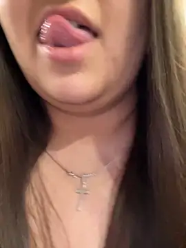 Snapshot of Jane_BBW chatting on 10/05/25, 12:12 Jane BBW online show from 10/05/25, 12:12