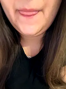 Snapshot of Jane_BBW chatting on 10/28/25, 04:02 Jane BBW online show from 10/28/25, 04:02