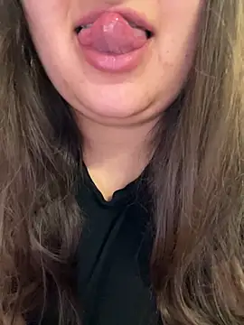 Snapshot of Jane_BBW chatting on 12/17/25, 05:12 Jane BBW online show from 12/17/25, 05:12