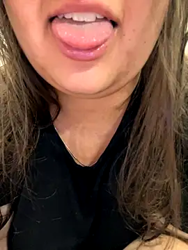 Snapshot of Jane_BBW chatting on 10/10/25, 06:25 Jane BBW online show from 10/10/25, 06:25