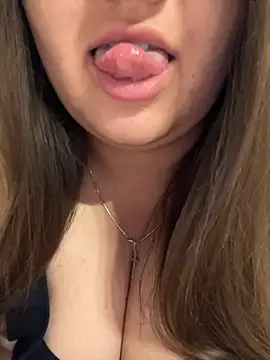 Snapshot of Jane_BBW chatting on 10/05/25, 02:08 Jane BBW online show from 10/05/25, 02:08