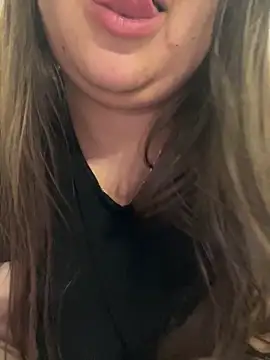 Snapshot of Jane_BBW chatting on 12/02/25, 12:55 Jane BBW online show from 12/02/25, 12:55