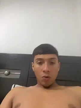 Thiagoo Frost online show from 10/28/25, 03:07