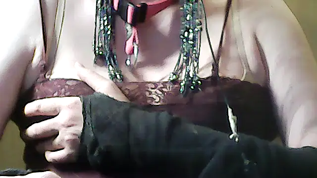 Snapshot of sissy_sarah69 chatting on 11/30/25, 03:35 sissy sarah69 online show from 11/30/25, 03:35