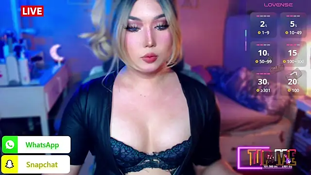 Snapshot of HOTnWILDalice chatting on 10/23/25, 01:48 HOTnWILDalice online show from 10/23/25, 01:48