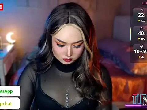 Snapshot of HOTnWILDalice chatting on 10/27/25, 12:55 HOTnWILDalice online show from 10/27/25, 12:55