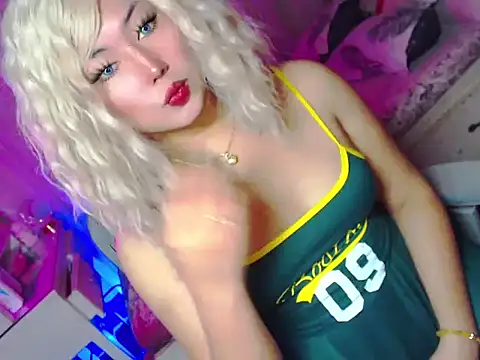 Snapshot of HOTnWILDalice chatting on 05/23/26, 02:43 HOTnWILDalice online show from 05/23/26, 02:43