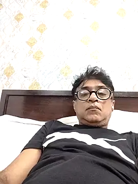 Snapshot of iamkahn_44 chatting on 04/08/26, 07:04 iamkahn 44 online show from 04/08/26, 07:04