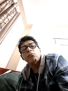 iamkahn 44 online show from 12/16/25, 10:36