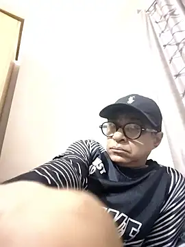 Snapshot of iamkahn_44 chatting on 01/13/26, 08:02 iamkahn 44 online show from 01/13/26, 08:02