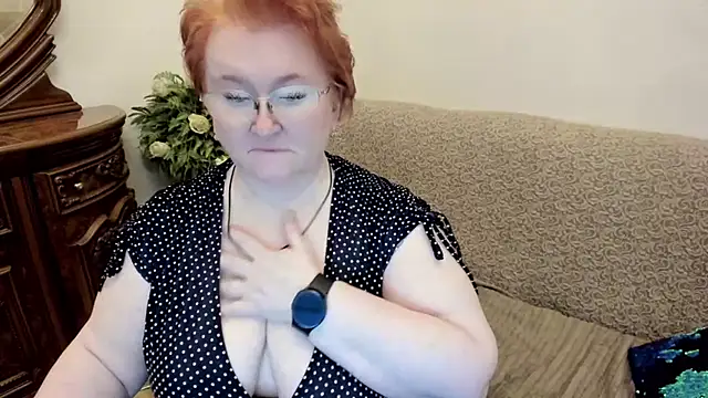 leiamillersonn online show from 11/17/25, 06:56