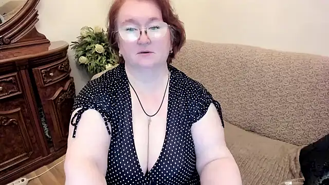 leiamillersonn online show from 10/13/25, 09:27