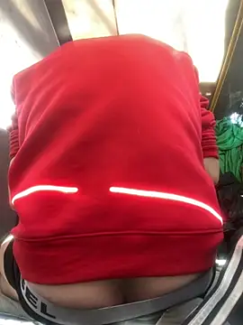 Snapshot of FckbbOy chatting on 10/29/25, 05:01 FckbbOy online show from 10/29/25, 05:01