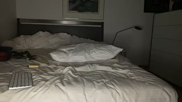 Snapshot of FckbbOy chatting on 02/14/25, 12:19 FckbbOy online show from 02/14/25, 12:19