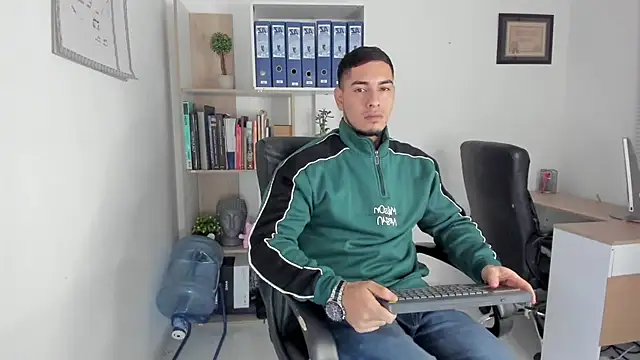 Snapshot of Dimitri_Colleman chatting on 01/30/25, 09:04 Dimitri Colleman online show from 01/30/25, 09:04