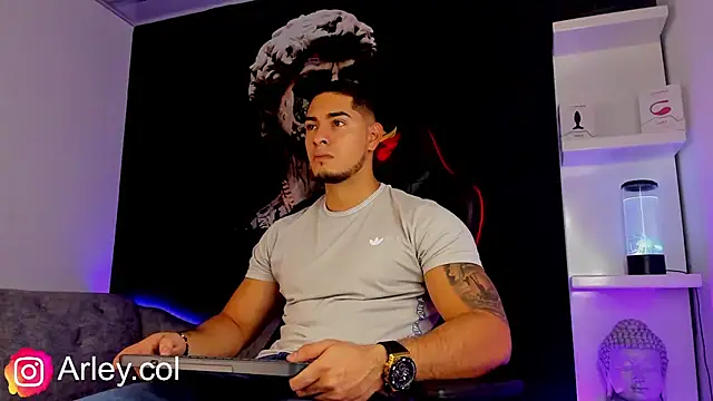 Snapshot of Dimitri_Colleman chatting on 03/15/25, 02:56 Dimitri Colleman online show from 03/15/25, 02:56