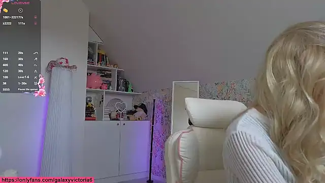 brilliantvictoria online show from 04/17/26, 10:18