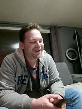 Snapshot of tom_sauwer chatting on 06/11/26, 09:12 tom sauwer online show from 06/11/26, 09:12