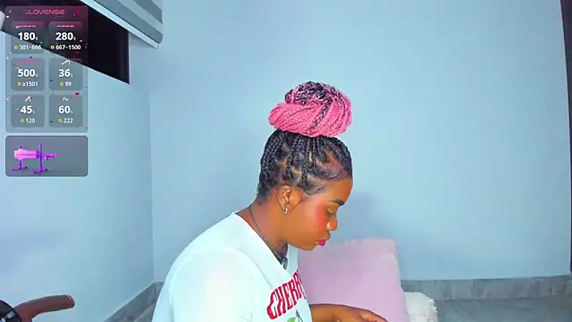 Sofi Smiley online show from 04/12/26, 05:33