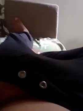 garoto1997 online show from 10/31/25, 04:58