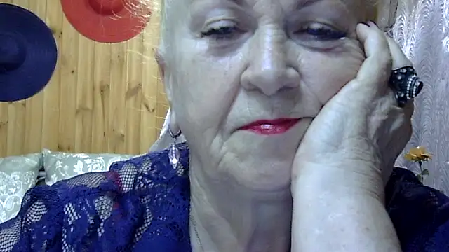 Emma52610 online show from 10/02/25, 05:55