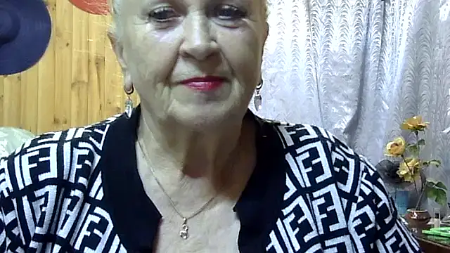 Emma52610 online show from 09/28/25, 04:36