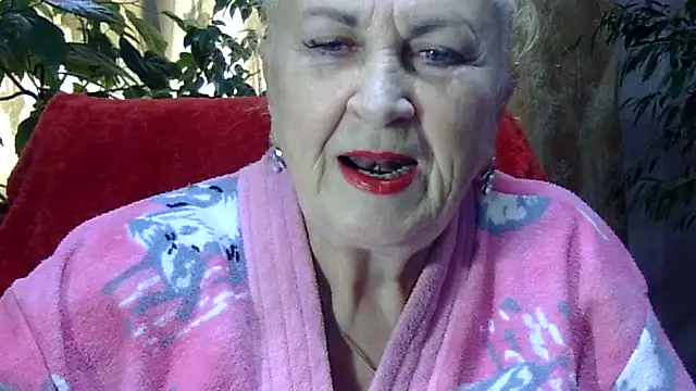 Emma52610 online show from 11/15/25, 08:18