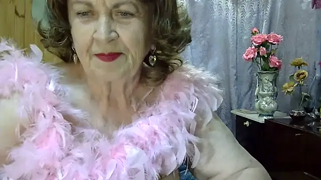 Snapshot of Emma52610 chatting on 06/11/26, 05:54 Emma52610 online show from 06/11/26, 05:54