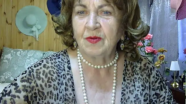 Snapshot of Emma52610 chatting on 06/18/26, 11:37 Emma52610 online show from 06/18/26, 11:37