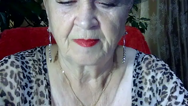 Emma52610 online show from 11/06/25, 12:09