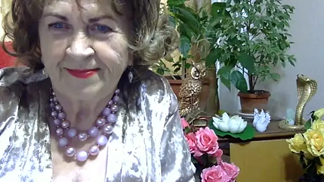 Snapshot of Emma52610 chatting on 04/24/26, 11:23 Emma52610 online show from 04/24/26, 11:23