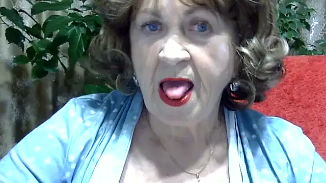 Emma52610 online show from 12/02/25, 04:52