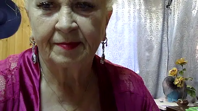 Emma52610 online show from 10/03/25, 06:26