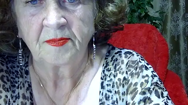 Emma52610 online show from 11/28/25, 04:29